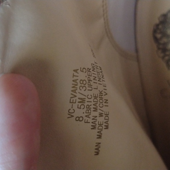 VINCE Camuto Evanata Crushed Velvet Bootie Red size 8.5 - Picture 4 of 14